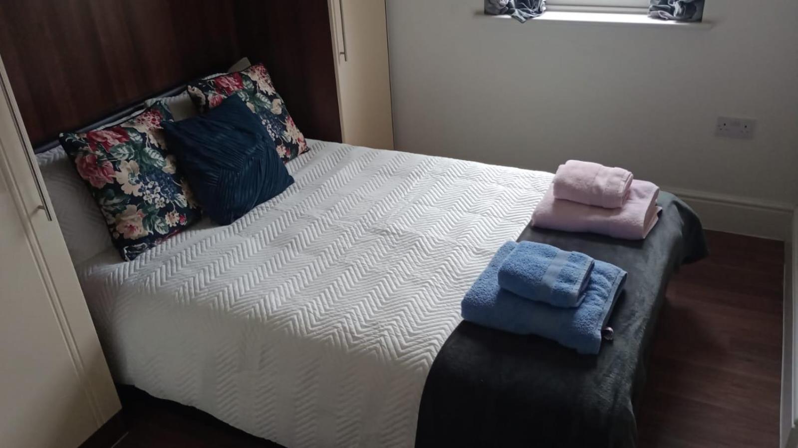 Notting Hill Next Door Bedroom In The Share Flat Londres Exterior foto